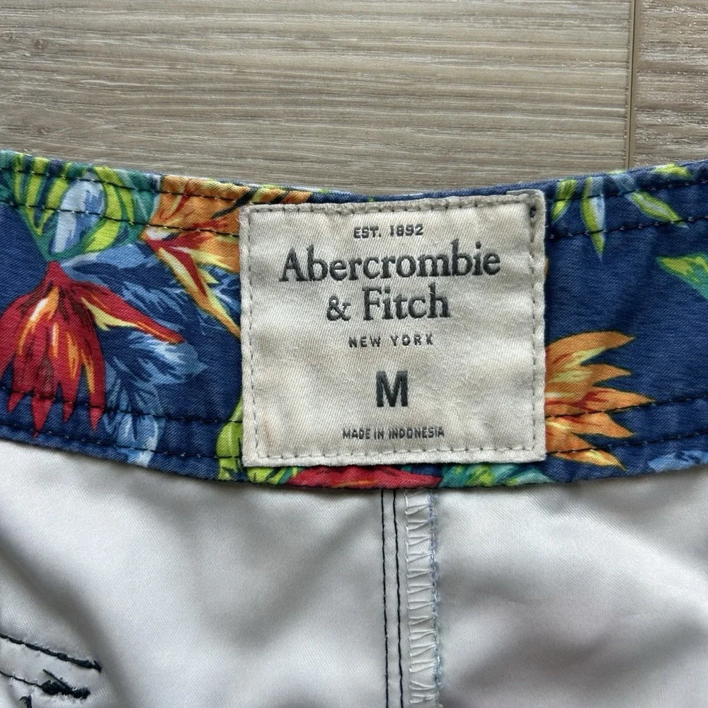 Abercrombie & Fitch Medium Campus Fit Swim‎ Shorts Multicolor Hawaiian
